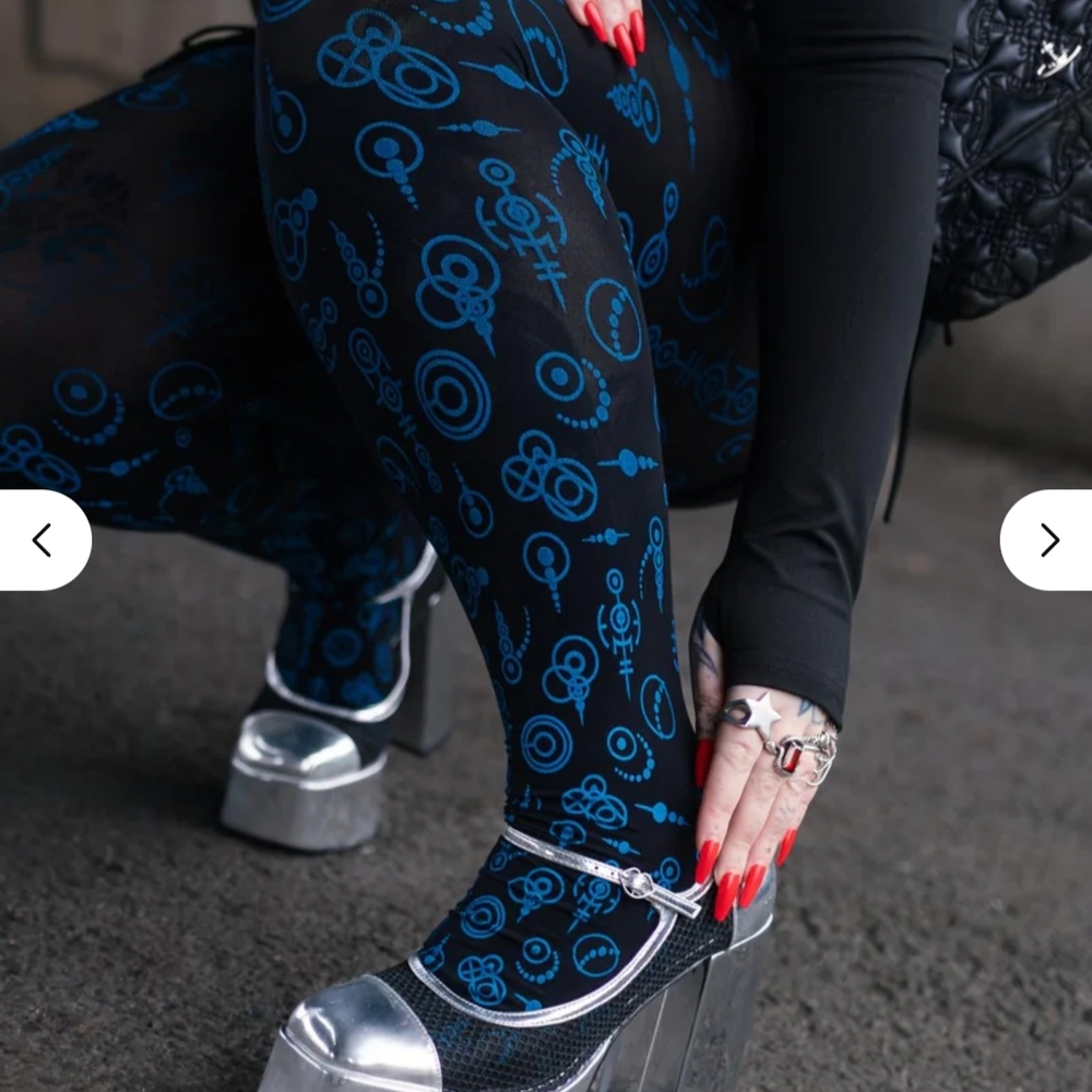 Snag Tights In Crop Circles Size F